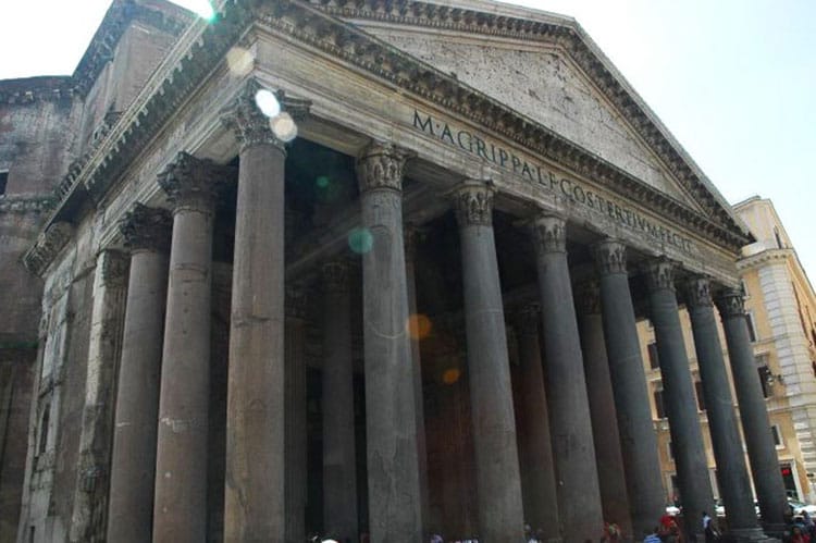 13_things_to_do_and_see_on_your_first_trip_to_Rome_full_time_explorer_italy_pantheon