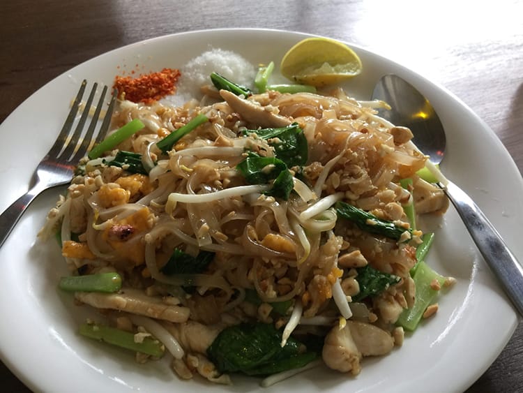 khao sok thailand secret restaurant pad thai