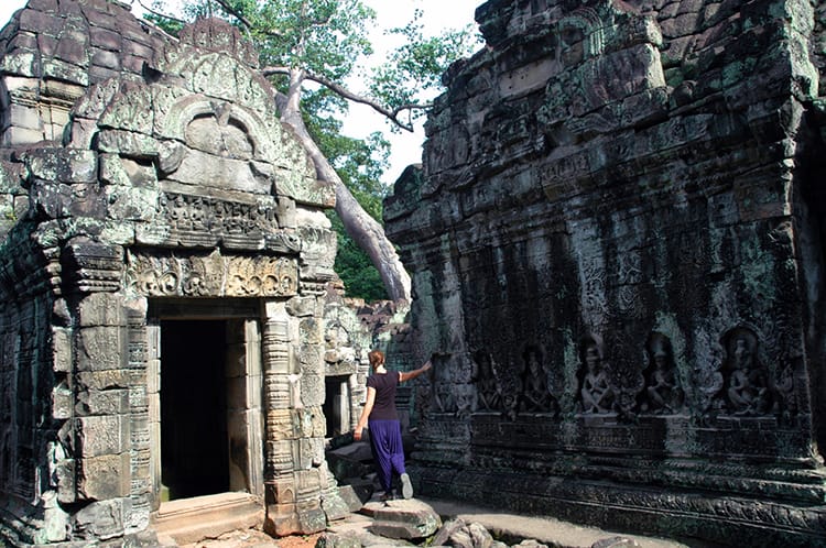 Michelle Della Giovanna from Full Time Explorer walks through the temples in Siem Reap