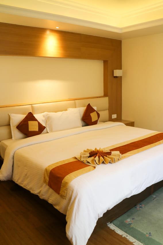 A king room at Hotel Middle Path and Spa in Pokhara