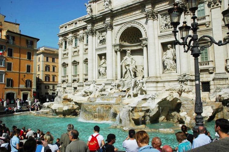 13_things_to_do_and_see_on_your_first_trip_to_Rome_full_time_explorer_italy_trevi fountain