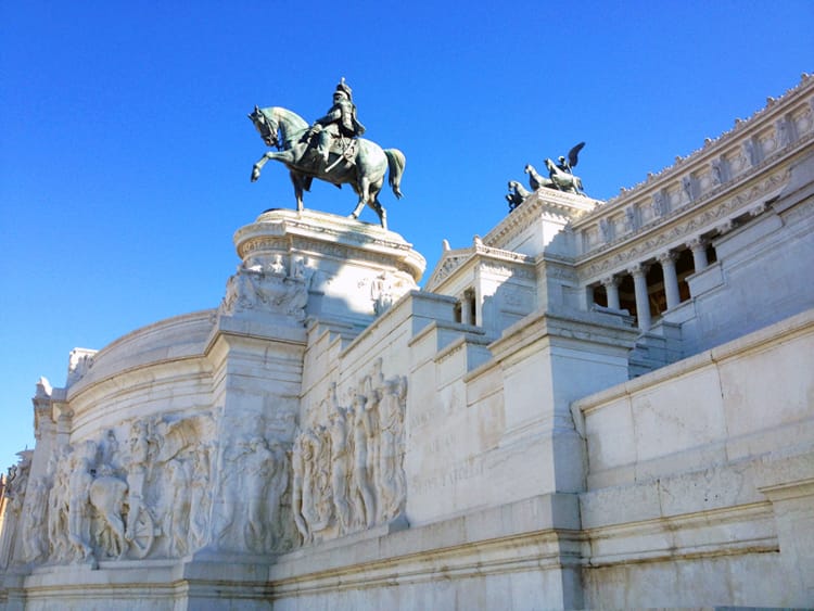 13_things_to_do_and_see_on_your_first_trip_to_Rome_full_time_explorer_MonumentoNazionale a Vittorio Emanuele II