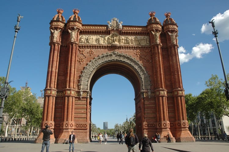 Things to do in Barcelona Spain Full Time Explorer Park Path Road Parc de la Ciutadella Archway Arch