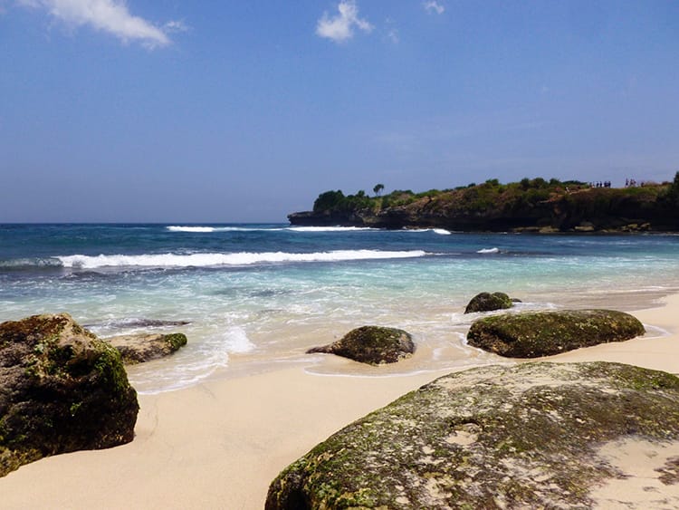 Waves breaking on the shore of Dream Beach in Nusa Lembongan