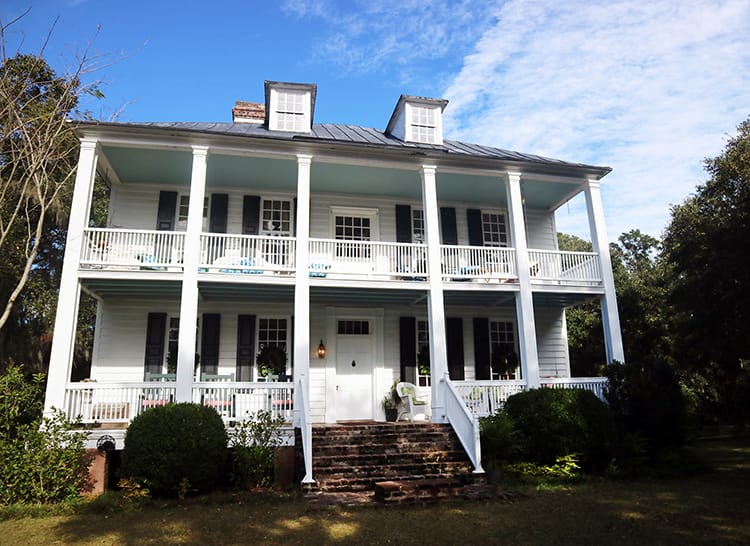 The front view of Hopsewee Plantation in Georgetown, SC